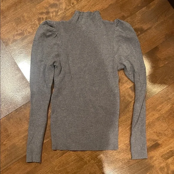 Gray Ribbed Women's Top - Picture 1 of 2
